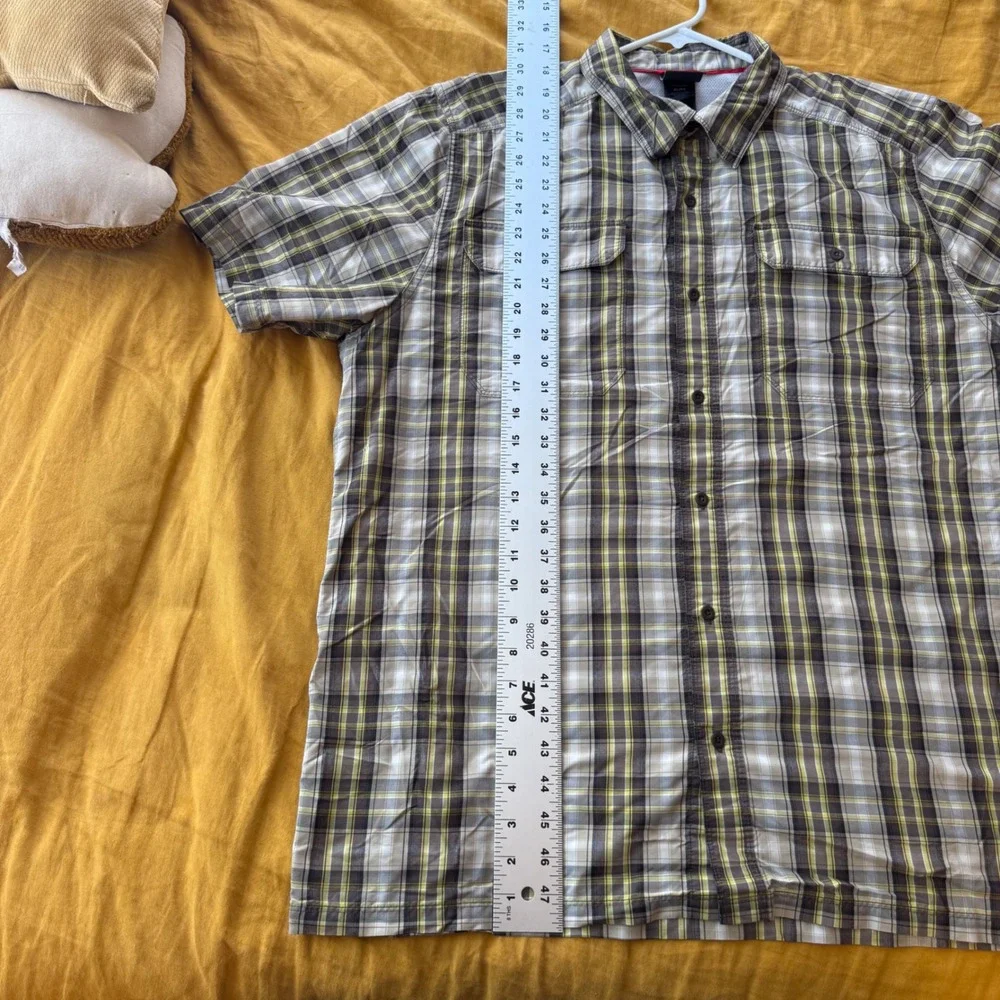 The North Face Mens XL‎ Short Sleeve Plaid Button Down Hiking Shirt Yellow Brown